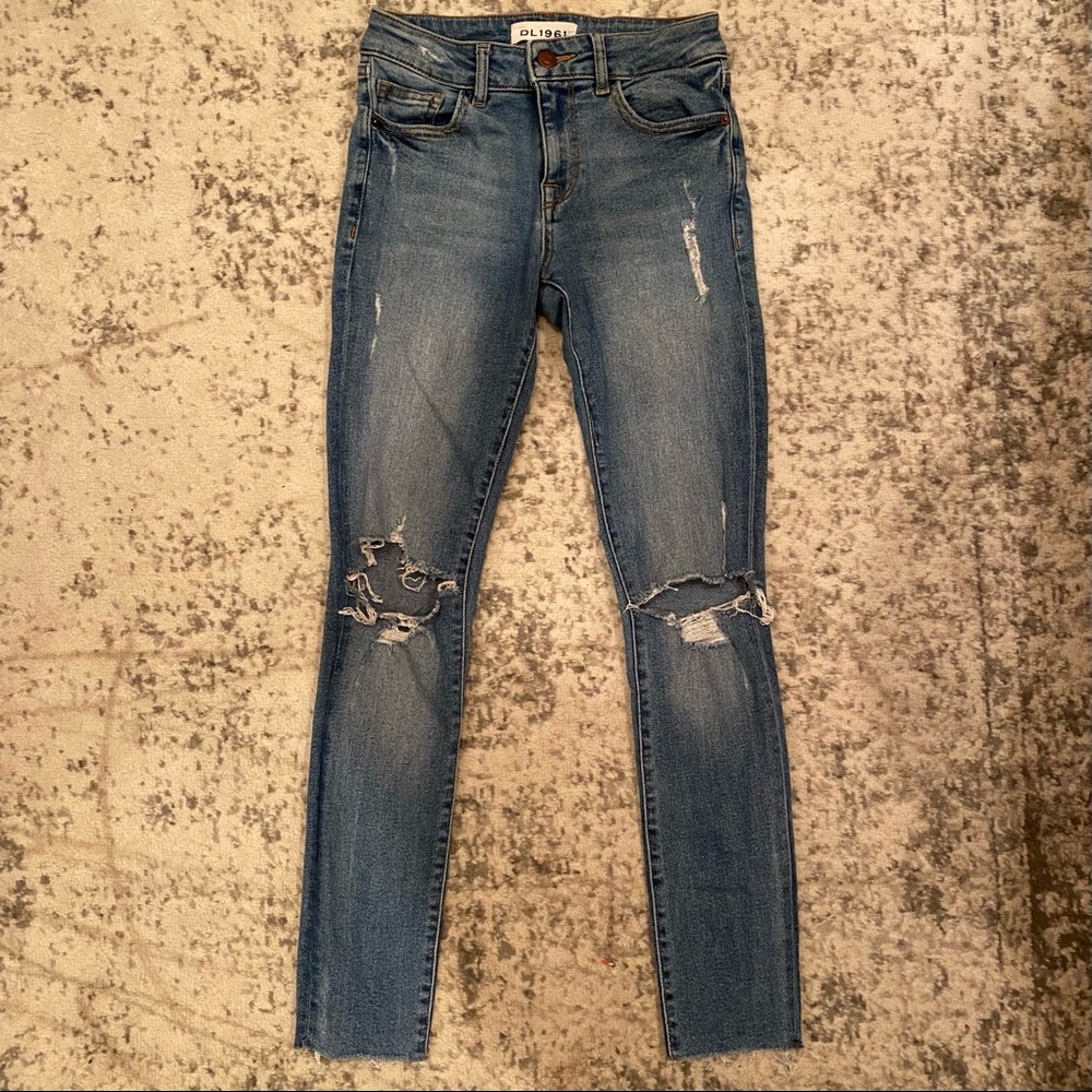 DL1961 Distressed Skinny Jean
